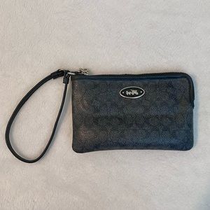 NWOT Coach Wristlet Grey/Black